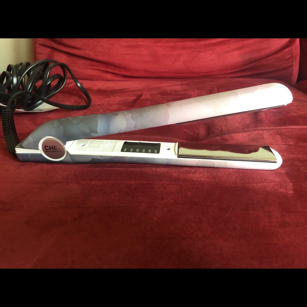 Limited edition Chi straightener